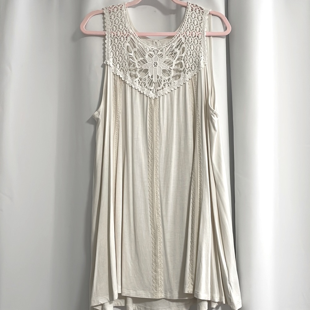 SUPER SOFT WHITE CROCHET INSET TUNIC TANK